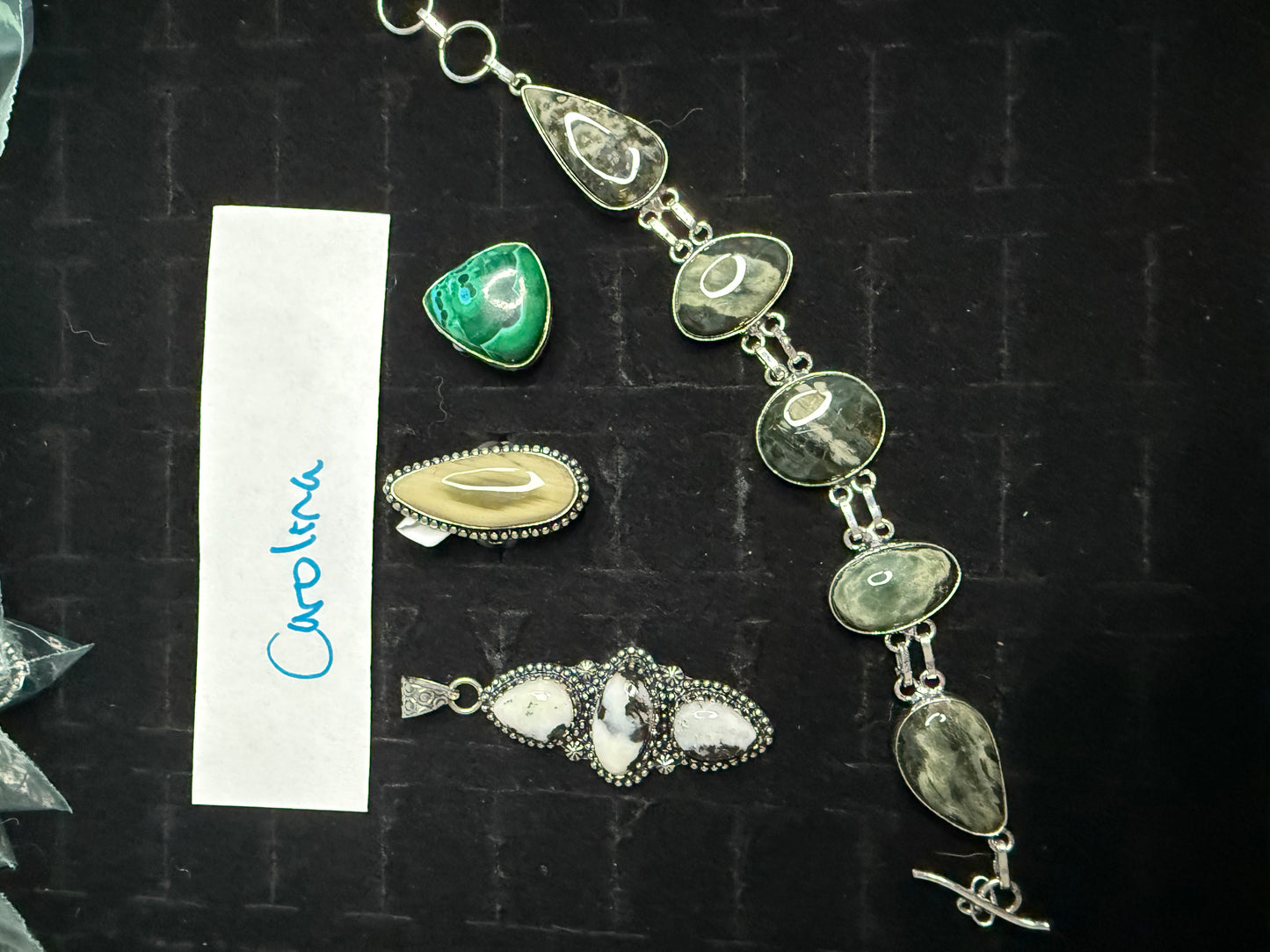 Carolina due April 5