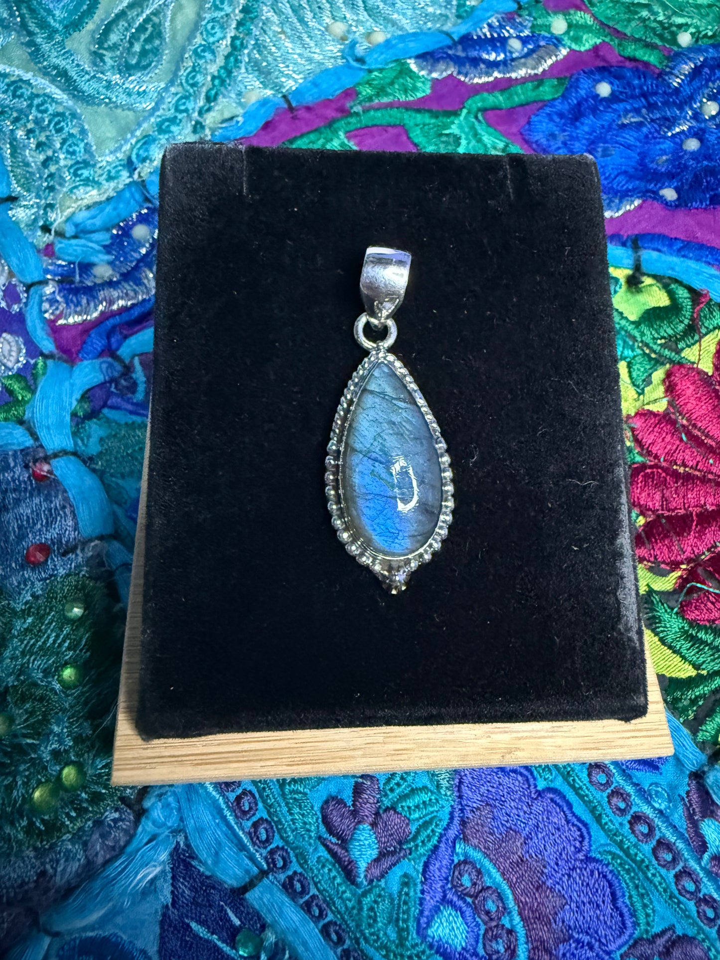 Sterling Silver Labradorite Pendant