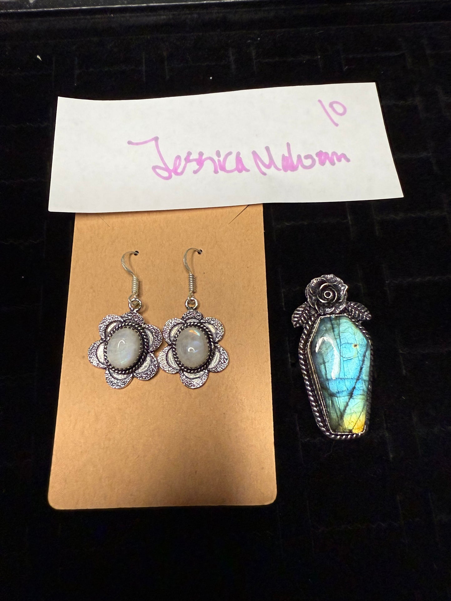 JessicaMahonn due Dec 3