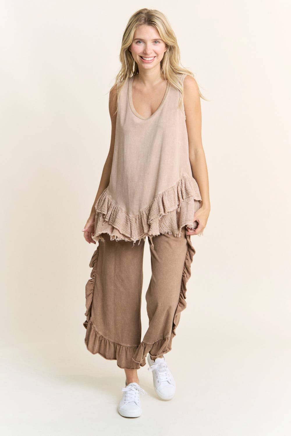 J.Her Side Ruffle Croppped pants Mocha